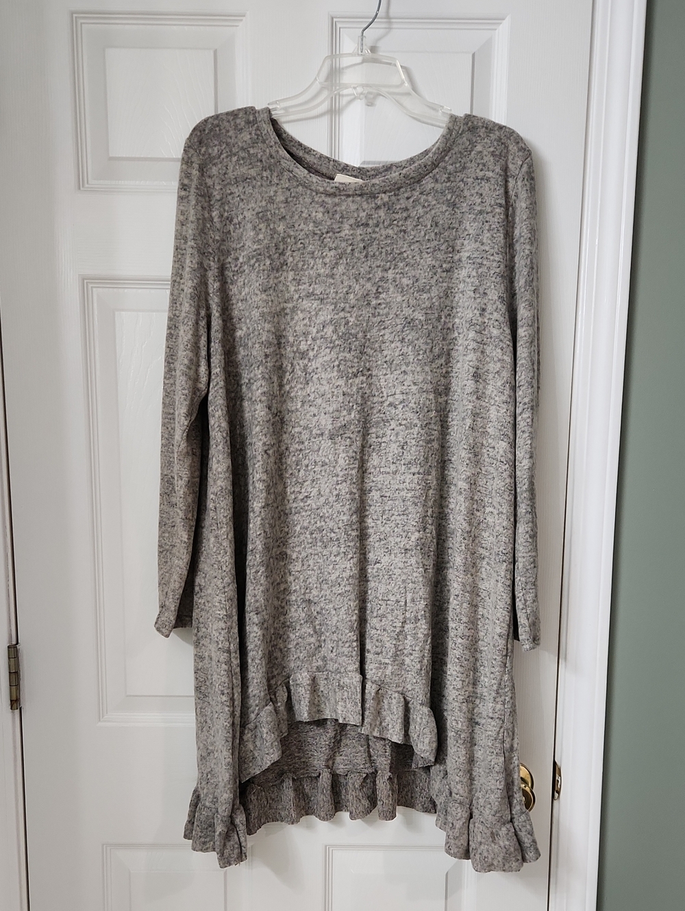 Cozy Ruffle Hem Women's Sweater - Gray